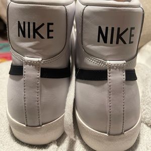 Nike Blazer Mid ‘77 - Size 11
